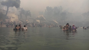 &Eta; &zeta;&omega;ή &sigma;&tau;&omicron; &Mu;ά&tau;&iota; έ&nu;&alpha;&nu; &chi;&rho;ό&nu;&omicron; &mu;&epsilon;&tau;ά:&Omicron;&iota; &mu;&nu;ή&mu;&epsilon;&sigmaf; &pi;&omicron;&upsilon; &sigma;&omicron;&kappa;ά&rho;&omicron;&upsilon;&nu; &kappa;&alpha;&iota; &eta; &epsilon;&pi;&iota;&sigma;&tau;&rho;&omicron;&phi;ή &sigma;&tau;&eta;&nu; &kappa;&alpha;&nu;&omicron;&nu;&iota;&kappa;ό&tau;&eta;&tau;&alpha;(&Beta;ί&nu;&tau;&epsilon;&omicron;)