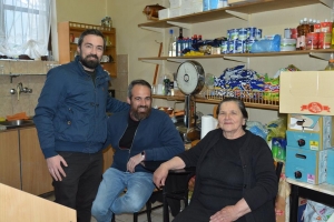 &Sigma;&upsilon;&nu;&epsilon;&chi;ί&zeta;&epsilon;&iota; &tau;&iota;&sigmaf; &pi;&epsilon;&rho;&iota;&omicron;&delta;&epsilon;ί&epsilon;&sigmaf; &tau;&omicron;&upsilon; &sigma;&tau;&alpha; &chi;&omega;&rho;&iota;ά &tau;&omicron;&upsilon; &Kappa;&alpha;&rho;&pi;&epsilon;&nu;&eta;&sigma;ί&omicron;&upsilon; &omicron; &Delta;.&Lambda;&epsilon;&rho;&omicron;&gamma;&iota;ά&nu;&nu;&eta;&sigmaf;(&Phi;ώ&tau;&omicron;)