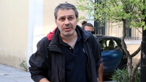 &Alpha;&pi;ό&pi;&epsilon;&iota;&rho;&alpha; &delta;&omicron;&lambda;&omicron;&phi;&omicron;&nu;ί&alpha;&sigmaf; &kappa;&alpha;&tau;ά &tau;&omicron;&upsilon; &Sigma;&tau;έ&phi;&alpha;&nu;&omicron;&upsilon; &Chi;ί&omicron;&upsilon;-&Kappa;&alpha;&rho;&tau;έ&rho;&iota; &theta;&alpha;&nu;ά&tau;&omicron;&upsilon; έ&xi;&omega; &alpha;&pi;ό &tau;&omicron; &sigma;&pi;ί&tau;&iota; &tau;&omicron;&upsilon;