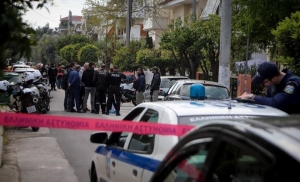 &Alpha;&delta;&iota;&alpha;&nu;ό&eta;&tau;&eta; &tau;&rho;&alpha;&gamma;&omega;&delta;ί&alpha;-&Sigma;&kappa;ό&tau;&omega;&sigma;&epsilon; &tau;&omicron;&nu; 4&chi;&rho;&omicron;&nu;&omicron; &gamma;&iota;&omicron; &tau;&omicron;&upsilon; &kappa;&alpha;&iota; &mu;&epsilon;&tau;ά &alpha;&upsilon;&tau;&omicron;&kappa;&tau;ό&nu;&eta;&sigma;&epsilon;