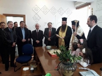 &Tau;&eta;&nu; &pi;&rho;&omega;&tau;&omicron;&chi;&rho;&omicron;&nu;&iota;ά&tau;&iota;&kappa;&eta; &pi;ί&tau;&alpha; έ&kappa;&omicron;&psi;&epsilon; &eta; &Pi;&epsilon;&rho;&iota;&phi;&epsilon;&rho;&epsilon;&iota;&alpha;&kappa;ή &Epsilon;&nu;ό&tau;&eta;&tau;&alpha; &Epsilon;&upsilon;&rho;&upsilon;&tau;&alpha;&nu;ί&alpha;&sigmaf;