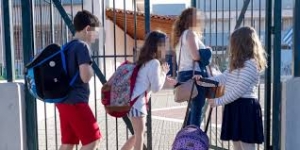 &laquo;&Kappa;&omicron;&upsilon;&delta;&omicron;ύ&nu;&iota;&raquo; &sigma;&tau;&iota;&sigmaf; 7 &Sigma;&epsilon;&pi;&tau;&epsilon;&mu;&beta;&rho;ί&omicron;&upsilon; &sigma;&tau;&alpha; &sigma;&chi;&omicron;&lambda;&epsilon;ί&alpha;