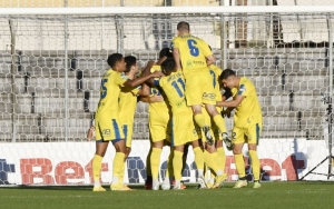 Τεσσάρα για τα &quot;καναρίνια&quot; στους Ζωσιμάδες με χατ-τρικ Καρέλη