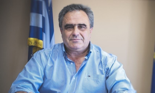 &Theta;&rho;ή&nu;&omicron;&sigmaf; &sigma;&tau;&eta;&nu; &Epsilon;ύ&beta;&omicron;&iota;&alpha;: &Pi;έ&theta;&alpha;&nu;&epsilon; &omicron; &Delta;ή&mu;&alpha;&rho;&chi;&omicron;&sigmaf; &Delta;&iota;&rho;&phi;ύ&omega;&nu;-&Mu;&epsilon;&sigma;&sigma;&alpha;&pi;ί&omega;&nu;, &Gamma;&iota;ώ&rho;&gamma;&omicron;&sigmaf; &Psi;&alpha;&theta;ά&sigmaf;