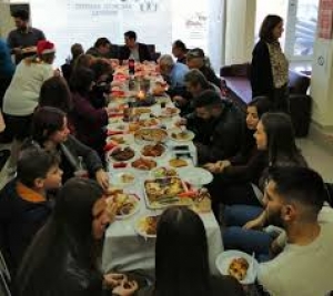 &Alpha;&gamma;&rho;ί&nu;&iota;&omicron;:&Gamma;&epsilon;ύ&mu;&alpha; &alpha;&gamma;ά&pi;&eta;&sigmaf; &sigma;&tau;&iota;&sigmaf; &delta;&omicron;&mu;έ&sigmaf; &alpha;&sigma;&tau;έ&gamma;&omega;&nu;