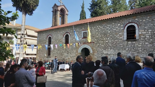 &Alpha;&gamma;&rho;ί&nu;&iota;&omicron;: &Eta; &mu;&epsilon;&gamma;ά&lambda;&eta; &gamma;&iota;&omicron;&rho;&tau;ή &tau;&omicron;&upsilon; &pi;&omicron;&lambda;&iota;&omicron;ύ&chi;&omicron;&upsilon; &Alpha;&gamma;ί&omicron;&upsilon; &Chi;&rho;&iota;&sigma;&tau;&omicron;&phi;ό&rho;&omicron;&upsilon; &gamma;&epsilon;&mu;ί&zeta;&epsilon;&iota; &tau;&eta;&nu; &pi;ό&lambda;&eta; &zeta;&omega;ή &kappa;&alpha;&iota; &pi;ί&sigma;&tau;&eta;