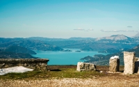 Velouchi Mountain Festival: &Tau;&rho;&epsilon;&iota;&sigmaf; &eta;&mu;έ&rho;&epsilon;&sigmaf; &mu;&omicron;&upsilon;&sigma;&iota;&kappa;ή&sigmaf;, &phi;ύ&sigma;&eta;&sigmaf; &kappa;&alpha;&iota; &epsilon;&lambda;&epsilon;&upsilon;&theta;&epsilon;&rho;ί&alpha;&sigmaf; &sigma;&tau;&omicron; &Kappa;&alpha;&rho;&pi;&epsilon;&nu;ή&sigma;&iota;