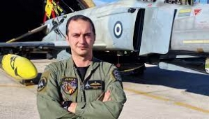 Πτώση Phantom:Με κουφέτα και τριαντάφυλλα ο αποχαιρετησμός στον σμηναγό Τσιτλακίδη