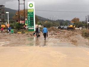 &Kappa;&omicron;&mu;έ&nu;&eta; &sigma;&tau;&alpha; &delta;ύ&omicron; &eta; &Alpha;&iota;&tau;&omega;&lambda;/&nu;ί&alpha;-&Pi;&lambda;&eta;&mu;&mu;ύ&rho;&epsilon;&sigmaf; &kappa;&alpha;&iota; &kappa;&alpha;&tau;&omicron;&lambda;&iota;&sigma;&theta;ή&sigma;&epsilon;&iota;&sigmaf; &sigma;&epsilon; &Alpha;&gamma;&rho;ί&nu;&iota;&omicron; &kappa;&alpha;&iota; &Mu;&epsilon;&sigma;&omicron;&lambda;ό&gamma;&gamma;&iota;